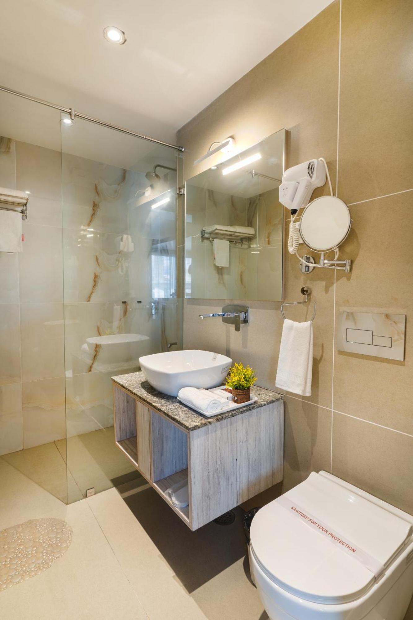 Hotel Kailash Plaza 德拉敦 外观 照片